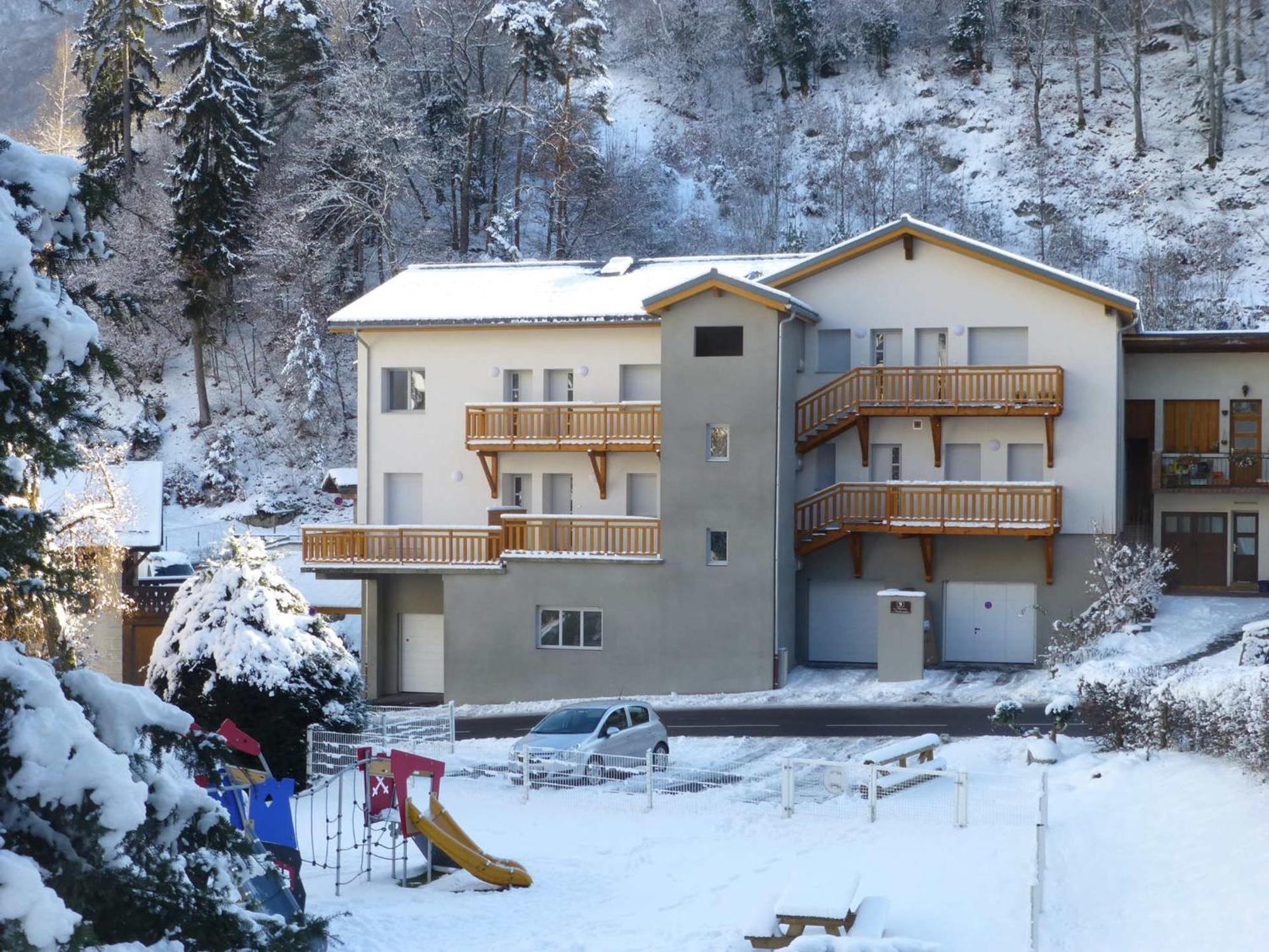 Appartement Neuf 2* Au Centre De Brides Avec Terrasse, Proche Telecabines Et Commerces - Fr-1-512-41 Екстер'єр фото