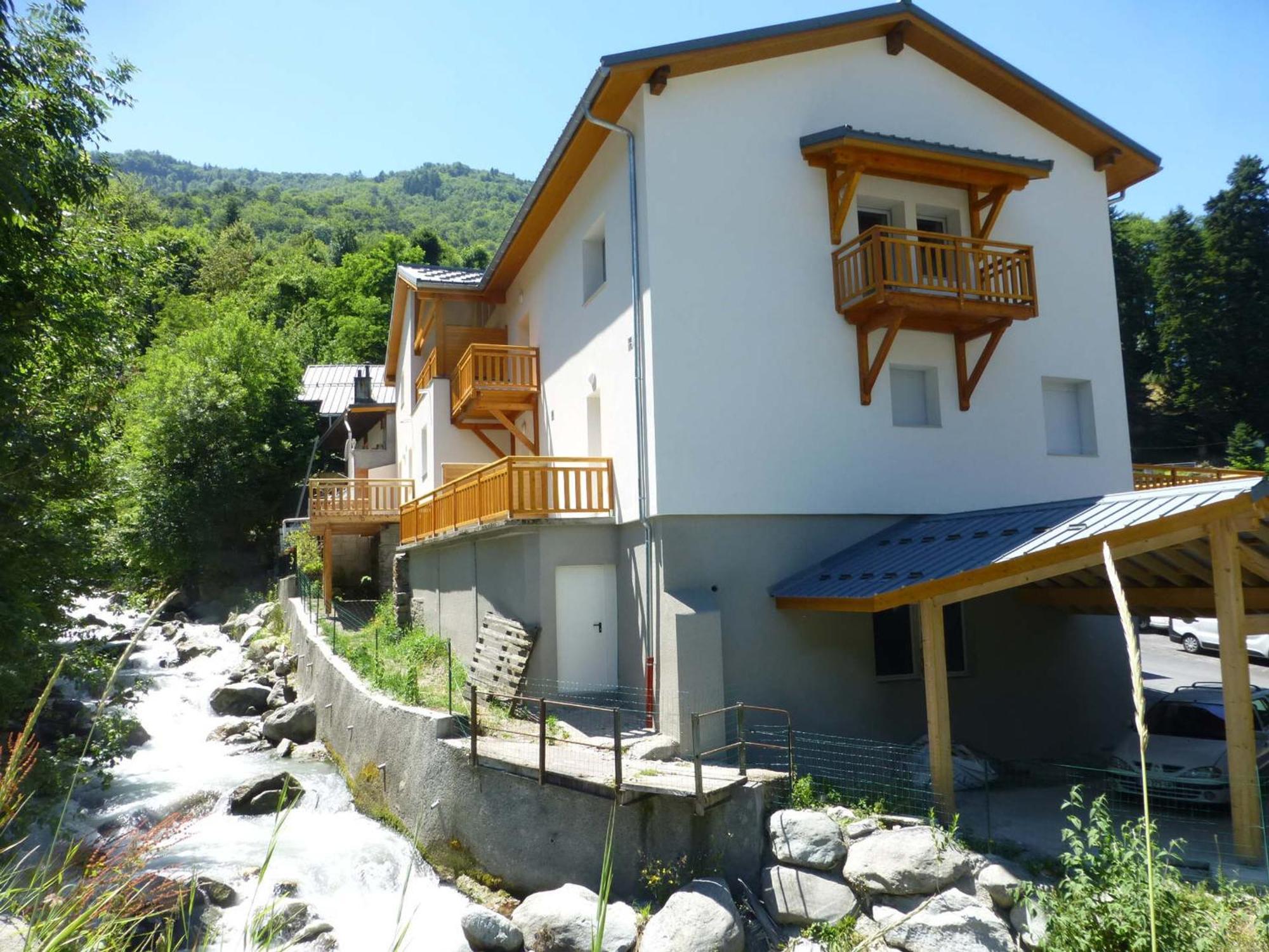 Appartement Neuf 2* Au Centre De Brides Avec Terrasse, Proche Telecabines Et Commerces - Fr-1-512-41 Екстер'єр фото